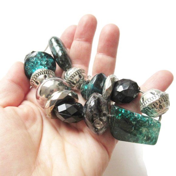 Emerald Green Silver Black Bib Necklace Lucite Plastic Chunky Beads - Picture 6 of 6